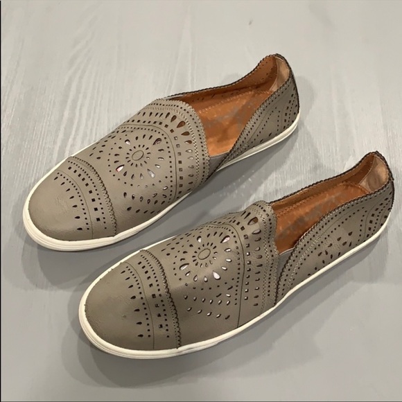 American Rag Women’s Shannen Slip-On sneakers - Picture 5 of 10